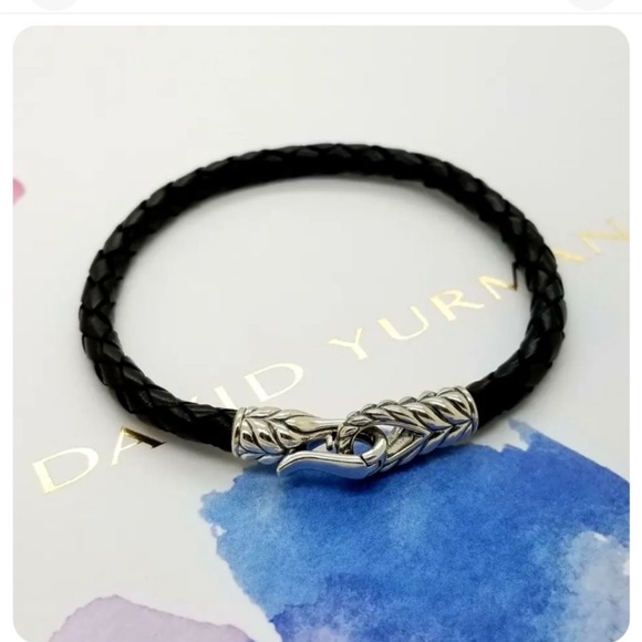 DAVID YURMAN MEN'S STERLING SILVER CHEVRON & BLACK LEATHER BRACELET - Picture 1 of 6
